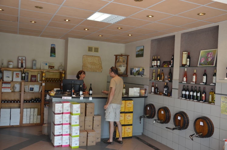 Grand choix de vins dans le caveau de Peyriac de Mer